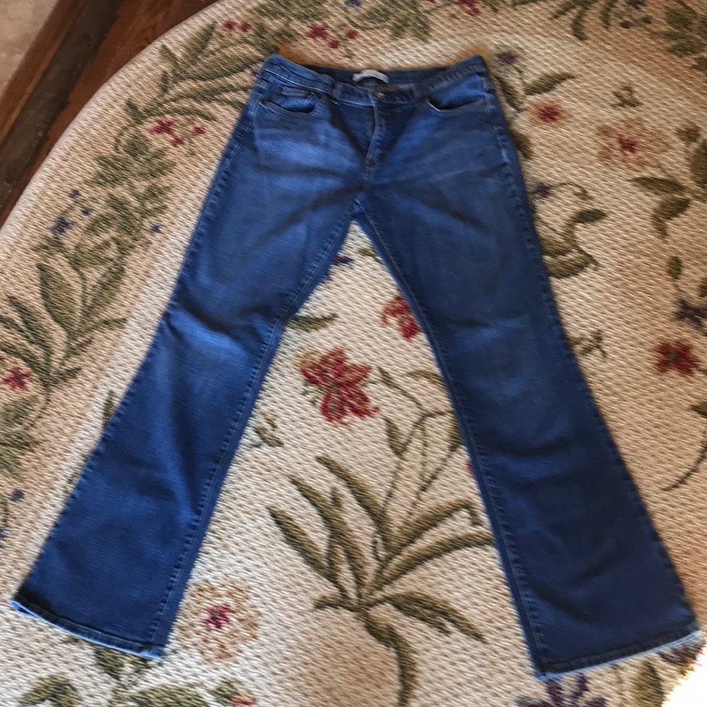 Levi’s red tag